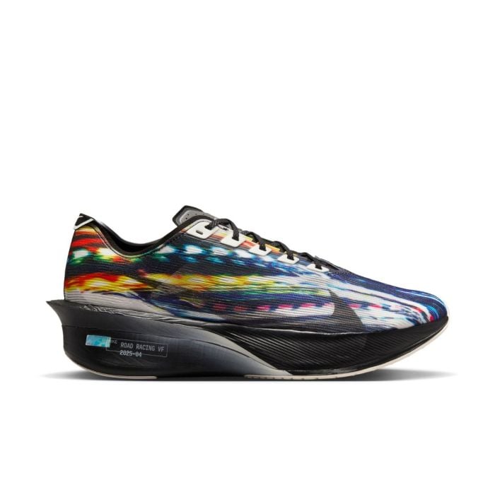 スパイク・シューズ Nike ZOOMX VAPORFLY NEXT 4 PRM Nike Vaporfly 4 PRM – ZoomX marathon racing shoes, black. Shop now