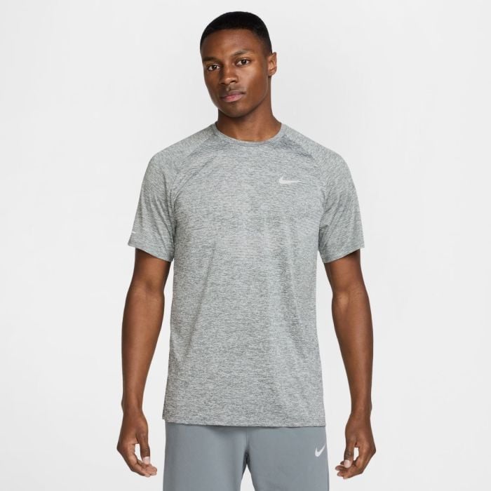 ★Nike★ Stride Dry Fit ADV Short Sleeve Running Top M Barle Nike Stride Men's Dri-FIT ADV Short-Sleeve Running Top. Nike UK