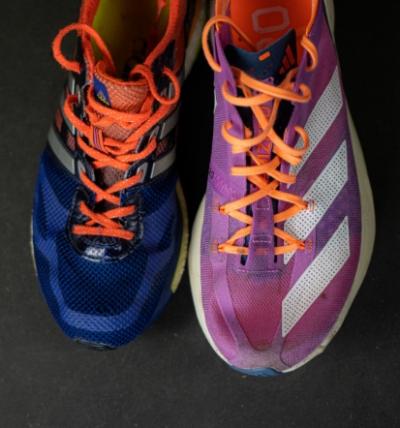 Súper zapatillas para correr retro vs. Adidas Adios Pro 3 - así de lejos ha llegado el desarrollo de las zapatillas de carrera.