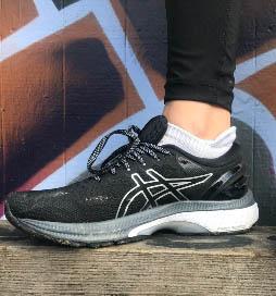 REVIEW: ASICS GEL-Kayano 27 vs. Kayano 26 - Read the review!