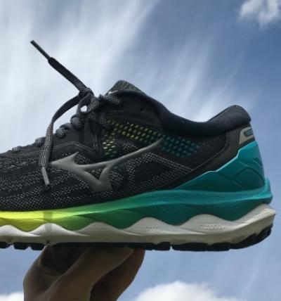 TEST: MIZUNO WAVE SKY 4 – Neutrale hardloopschoen met interessante verbeteringen aan de tussenzool