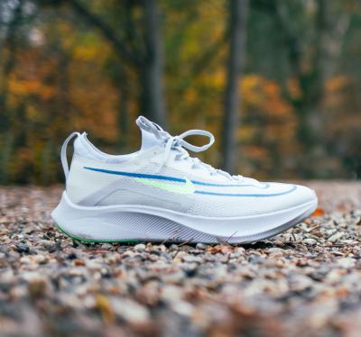 Test: Nike Zoom Fly 4 - Vlieg stijlvol!