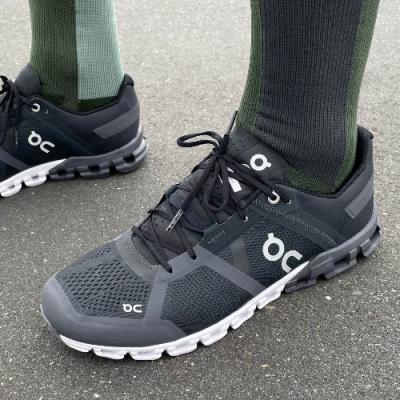 On Cloudflow – Erhalte das Gefühl davon sich in den Wolken davon zu rollen