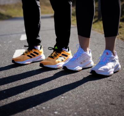 Test: Adidas Solarglide 5 – ¡una zapatilla de running para TODOS!