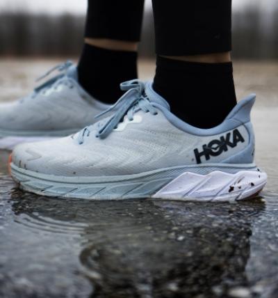Review: HOKA One One Arahi 6 - light and comfortable stability shoe!