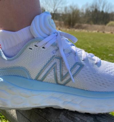 REVIEW: New Balance Fresh Foam More V3 - Een hardloopschoen met maximale demping!