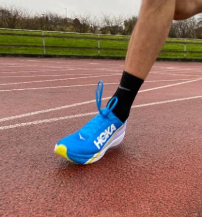 TEST: HOKA ONE ONE ROCKET X - SUPER-FAST RUNNING SHOE WITH CARBON PLATE